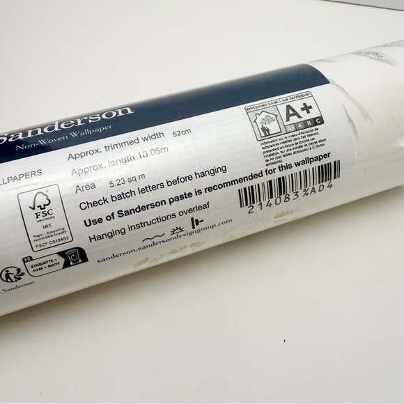 Sanderson Fabienne Tuileries Silver Multi Birds Wallpaper 1 Roll NEW - Picture 8 of 9